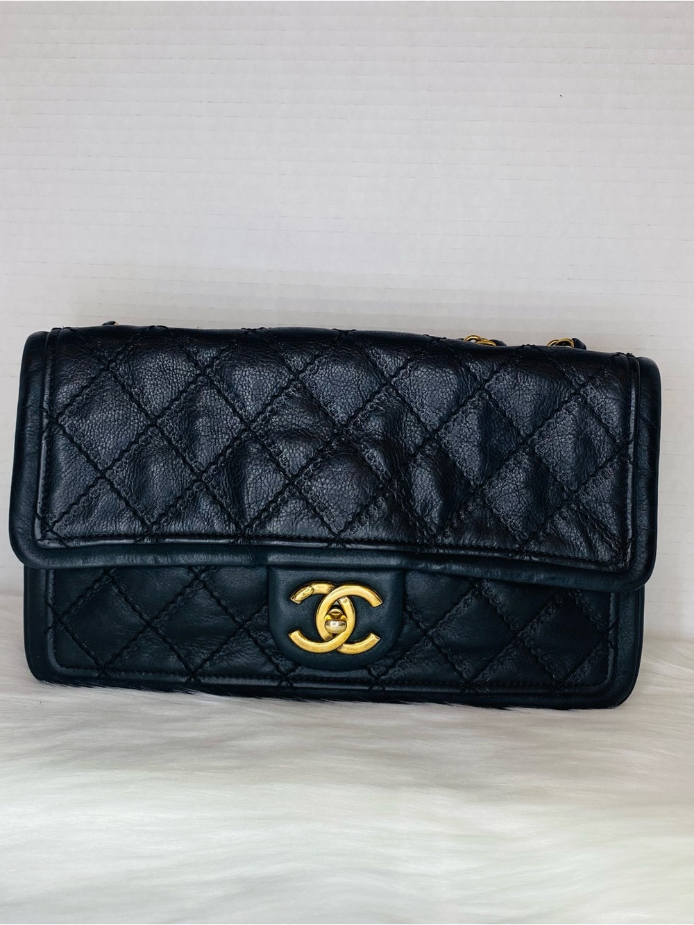 CHANEL Black Quilted Lambskin Shoulder Bag with Gold CC